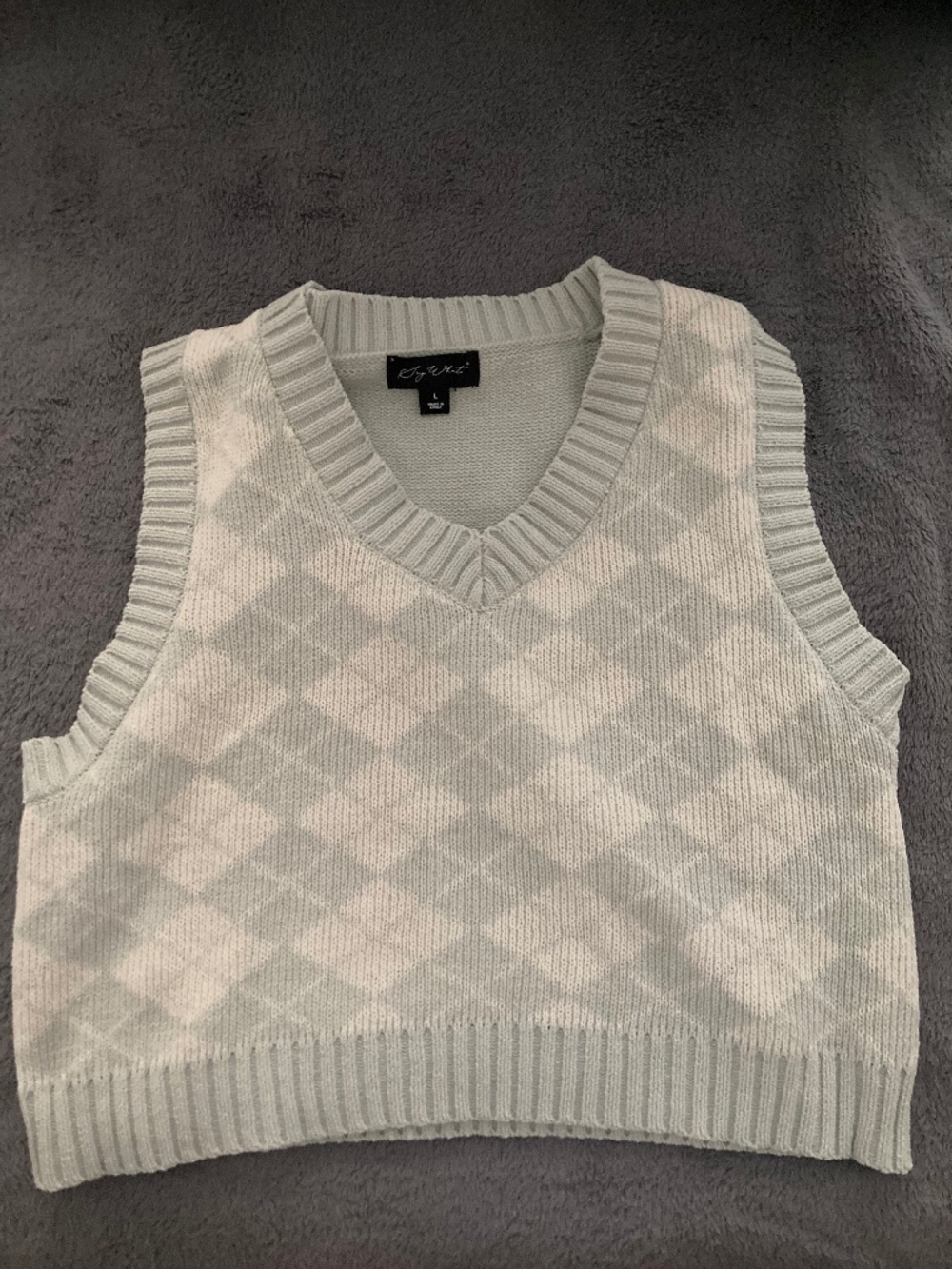 say what green and white argyle sweater